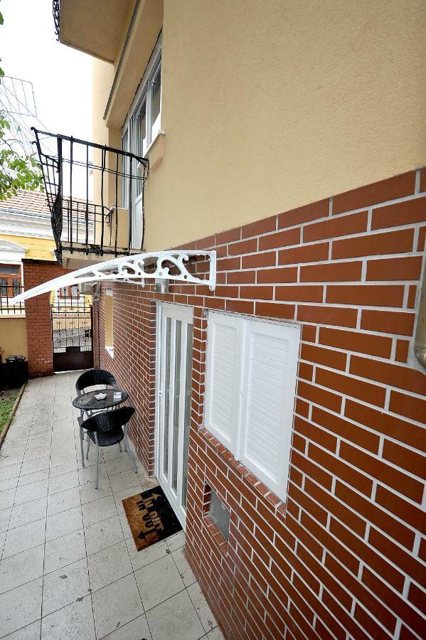 Pure Apartman ペーチ エクステリア 写真